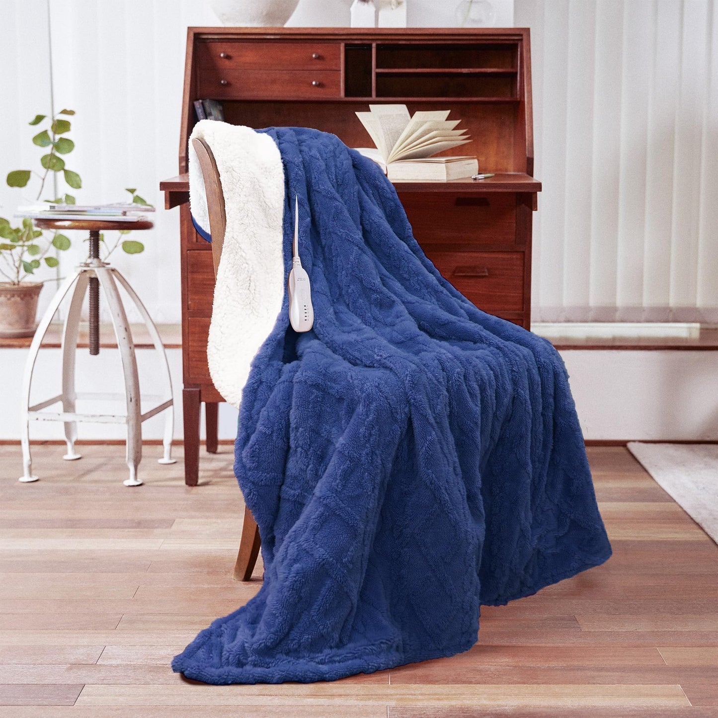 Aheadpret Heated Blanket-Electric Blanket 50"x60" Soft Heated Throw Blanket with 5 Heating Levels & 3 Hours auto-Off,Machine Washable(Blue